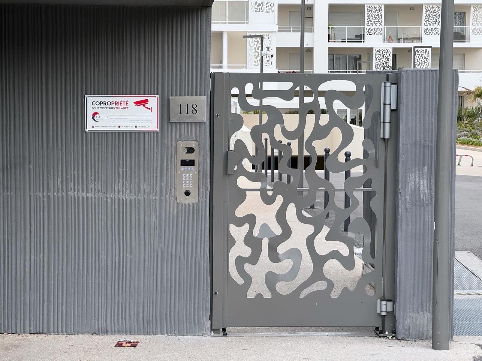  Installation de caméra dans une copropriété à Marseille