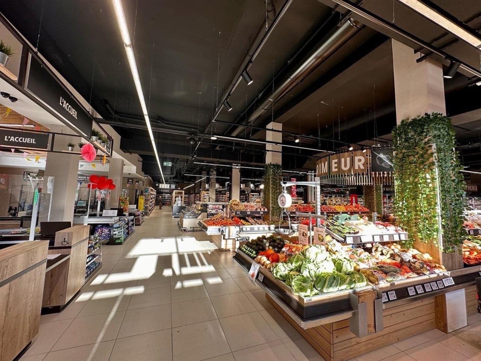 Eagles security spécialiste de I'installation de caméra de surveillance dans les grandes surfaces à Marseille