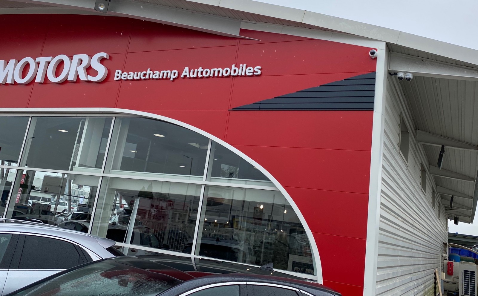 Installation d’un système de caméras de vidéo protection pour un professionnel de l’automobile sur Arles