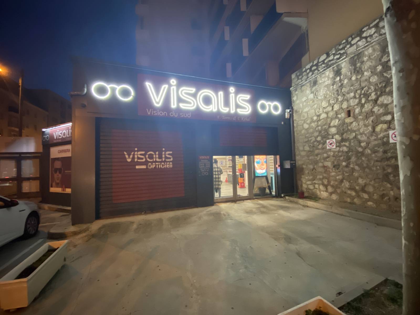 Installation de caméra en 4K et d'une alarme nfa2p en leasing chez un opticien à Marseille