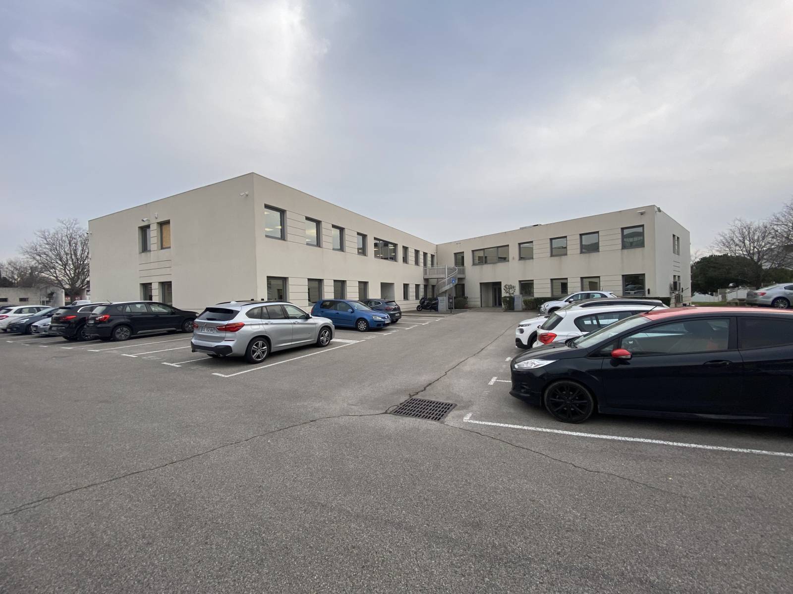 Réalisation d'un système de caméra avec détection humaine via l'intelligence artificielle dans un centre d'affaires à Toulon