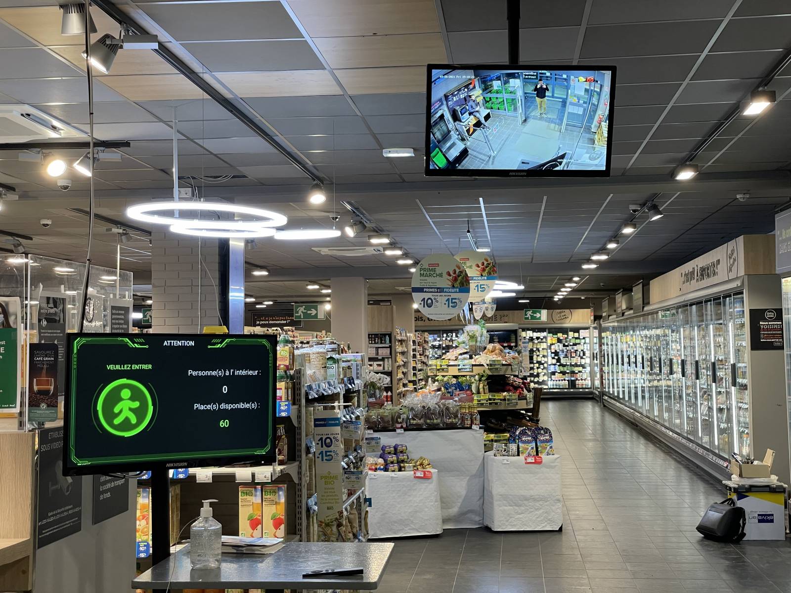 Installation d'une solution de comptage de personnes chez Carrefour en période de COVID-19
