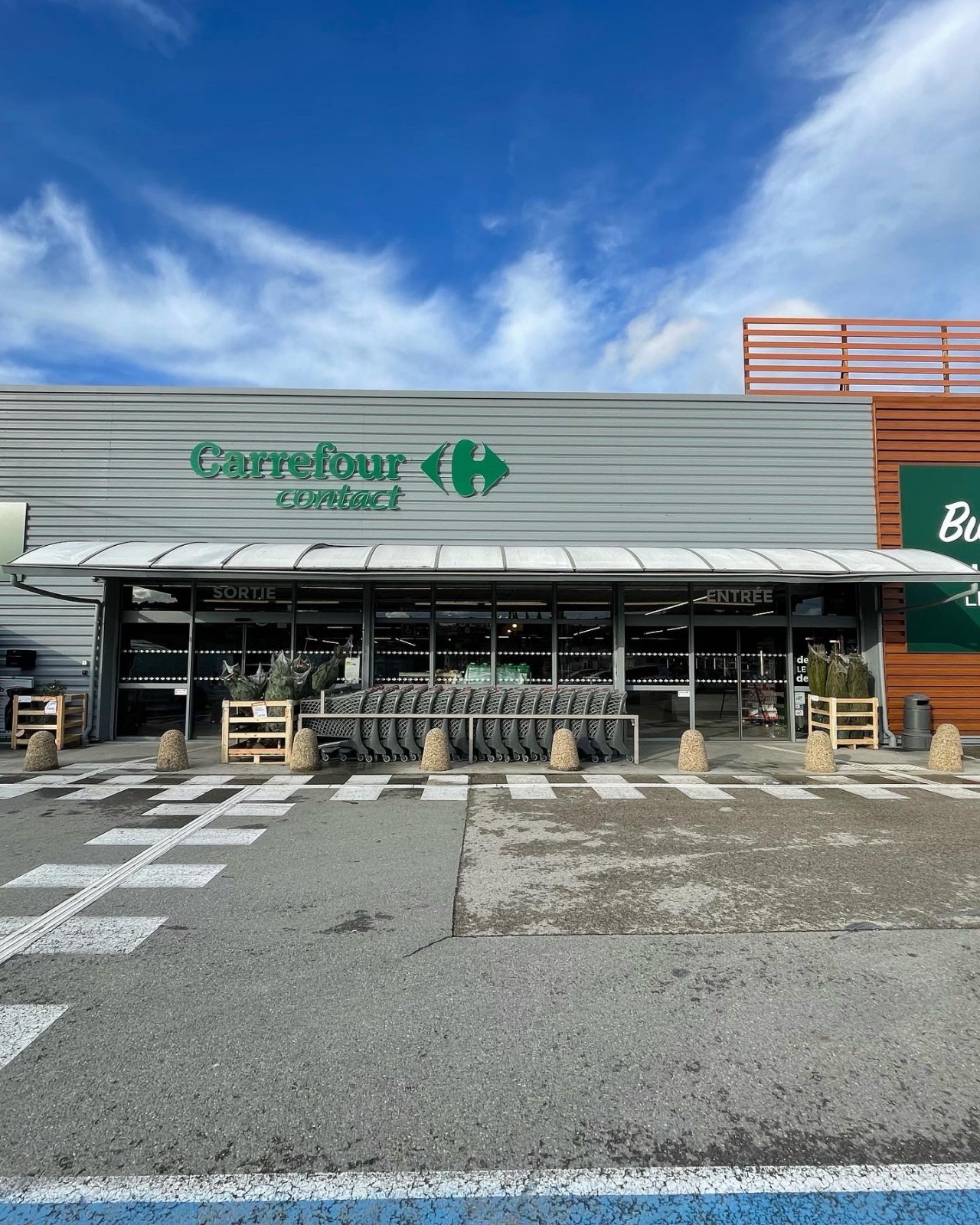 Installation système de caméras de vidéo surveillance et alarme anti intrusion